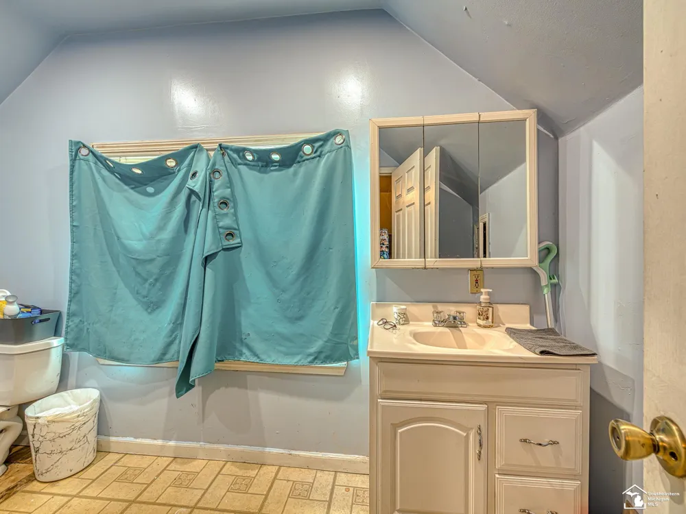 6657 Westpoint Street Taylor City, MI 48180