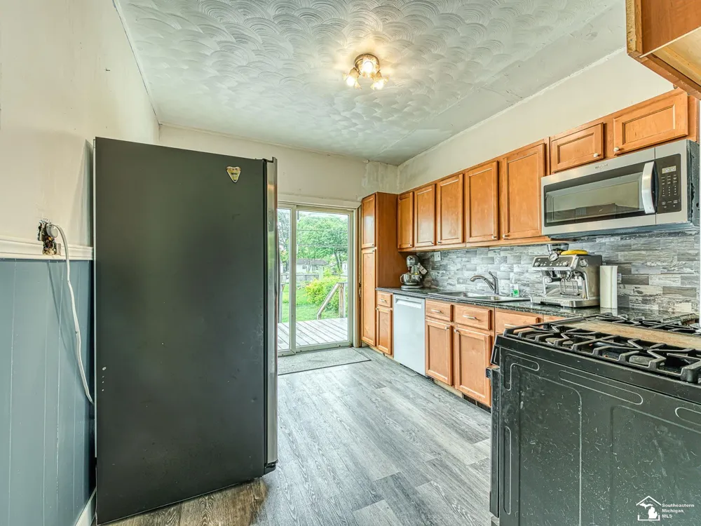 6657 Westpoint Street Taylor City, MI 48180