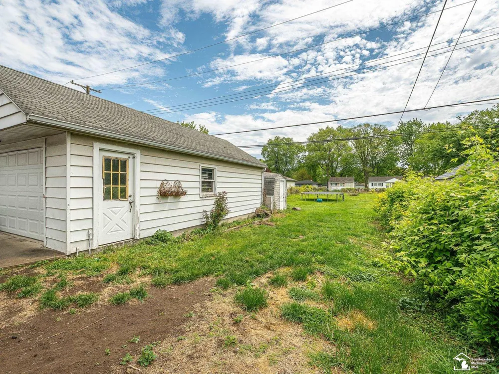 6657 Westpoint Street Taylor City, MI 48180