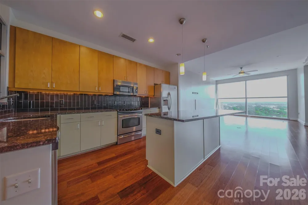 333 W Trade Street #1602 Charlotte, NC 28202