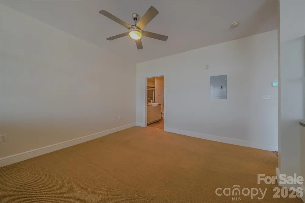 333 W Trade Street #1602 Charlotte, NC 28202