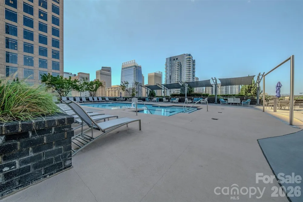 333 W Trade Street #1602 Charlotte, NC 28202