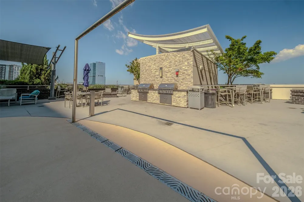 333 W Trade Street #1602 Charlotte, NC 28202