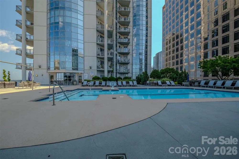 333 W Trade Street #1602 Charlotte, NC 28202