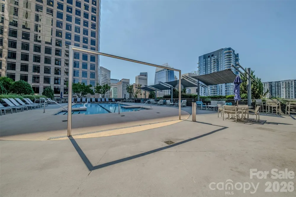 333 W Trade Street #1602 Charlotte, NC 28202
