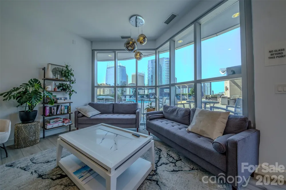 333 W Trade Street #1602 Charlotte, NC 28202
