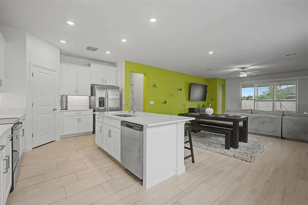 10733 TUPPER CAY DRIVE San Antonio, FL 33576