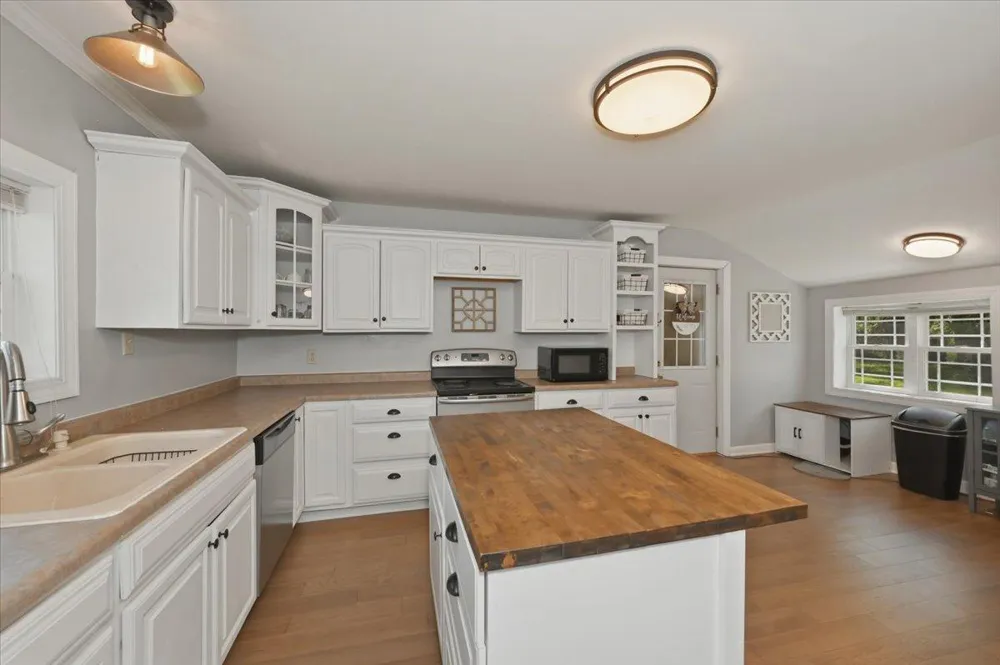 6411 S Preston Road Superior, WI 54880