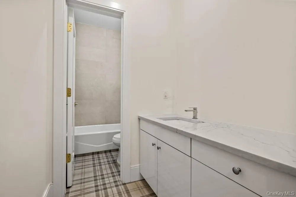 4103 Corner Street Spring Valley, NY 10977