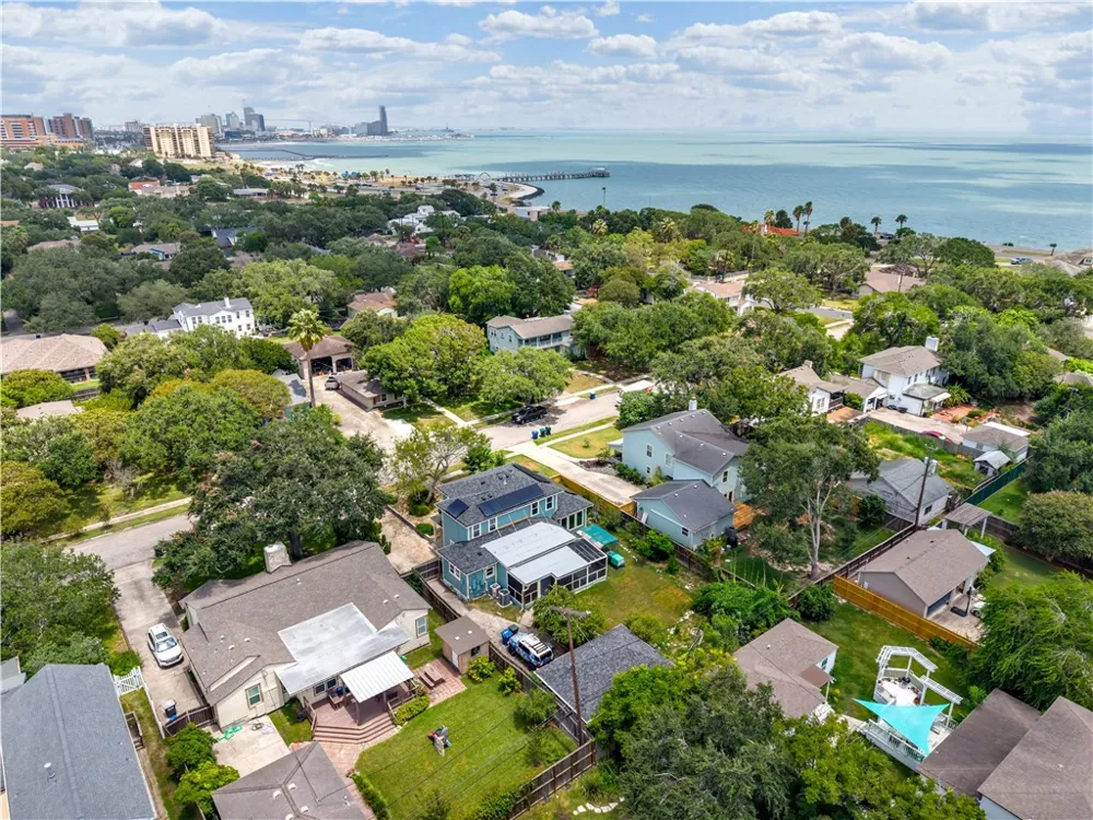 219 Leming Avenue Corpus Christi, TX 78404
