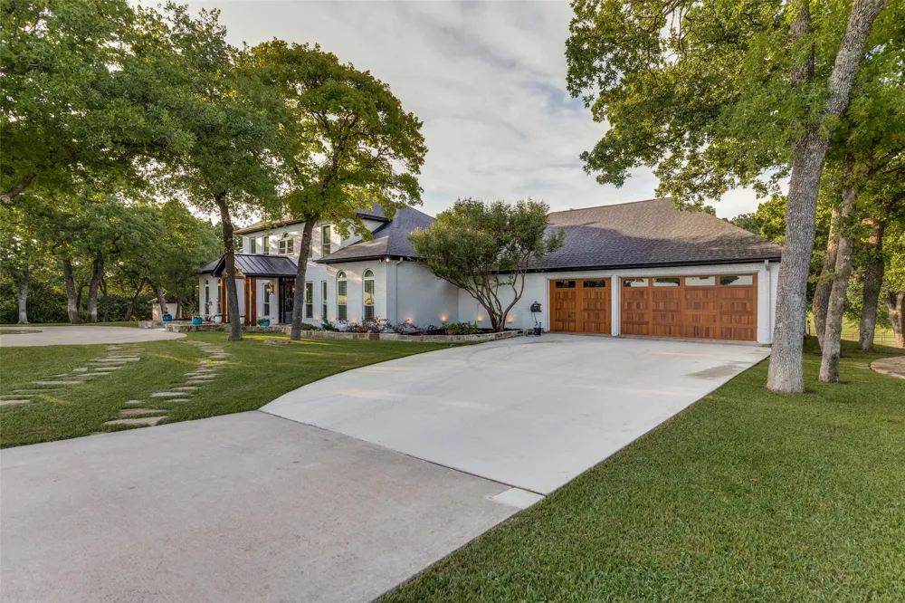 1148 County Road 1591 Alvord, TX 76225