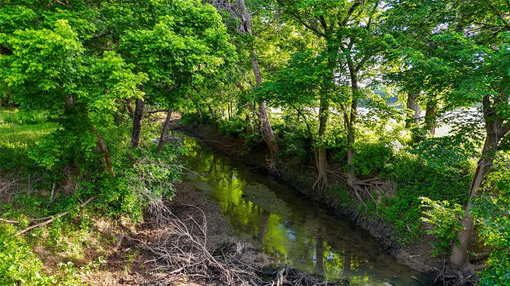 1148 County Road 1591 Alvord, TX 76225