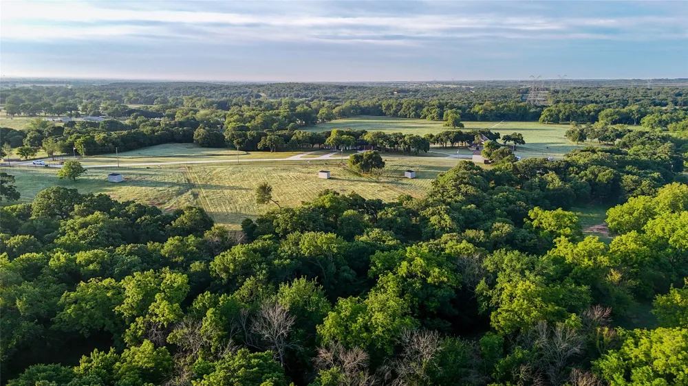 1148 County Road 1591 Alvord, TX 76225