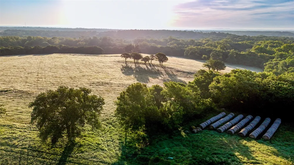 1148 County Road 1591 Alvord, TX 76225