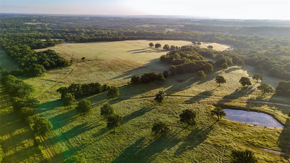 1148 County Road 1591 Alvord, TX 76225