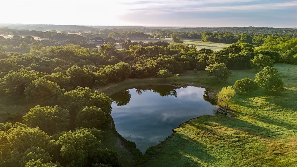 1148 County Road 1591 Alvord, TX 76225