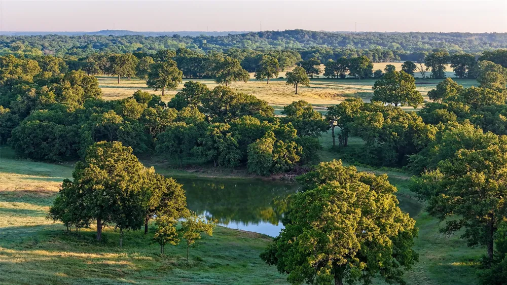 1148 County Road 1591 Alvord, TX 76225
