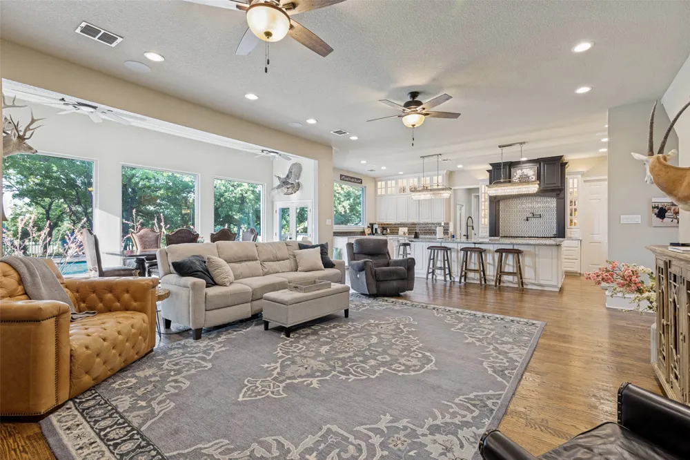 1148 County Road 1591 Alvord, TX 76225
