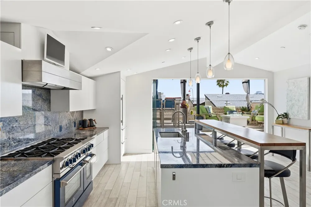419 E Balboa Newport Beach, CA 92661