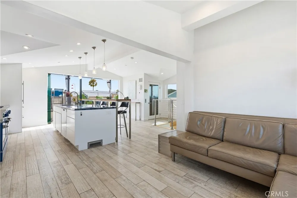 419 E Balboa Newport Beach, CA 92661