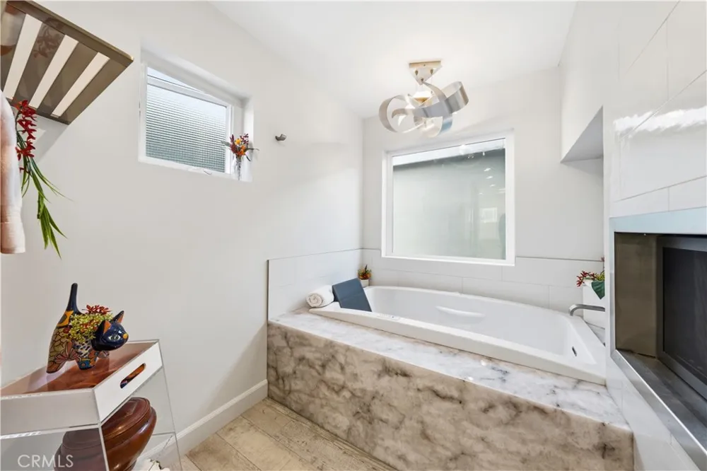 419 E Balboa Newport Beach, CA 92661