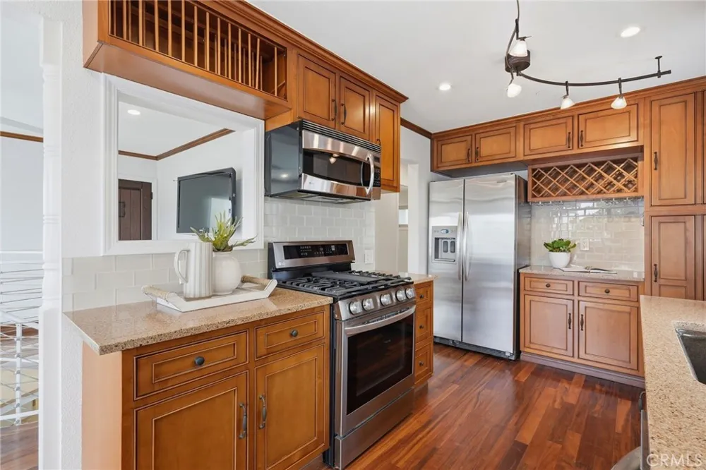 419 E Balboa Newport Beach, CA 92661