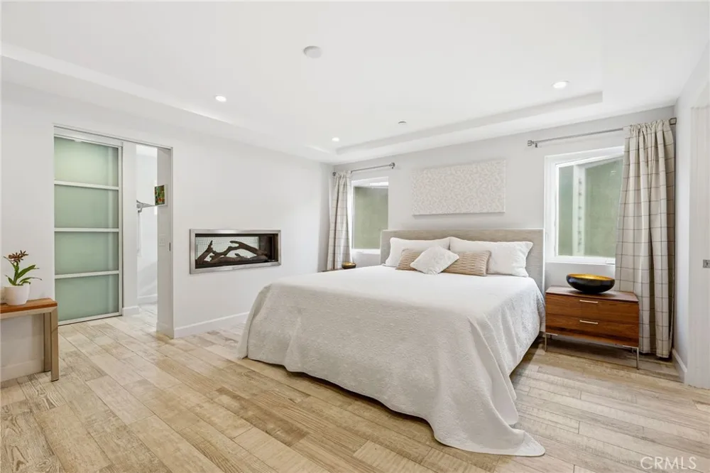 419 E Balboa Newport Beach, CA 92661