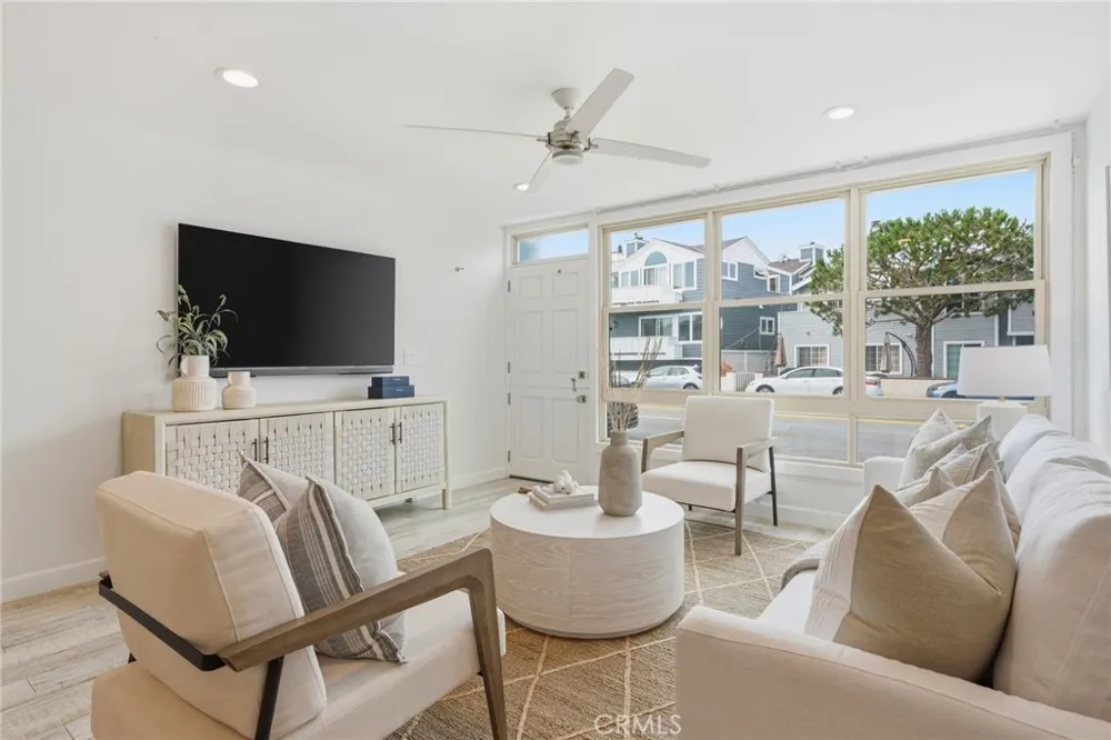 419 E Balboa Newport Beach, CA 92661
