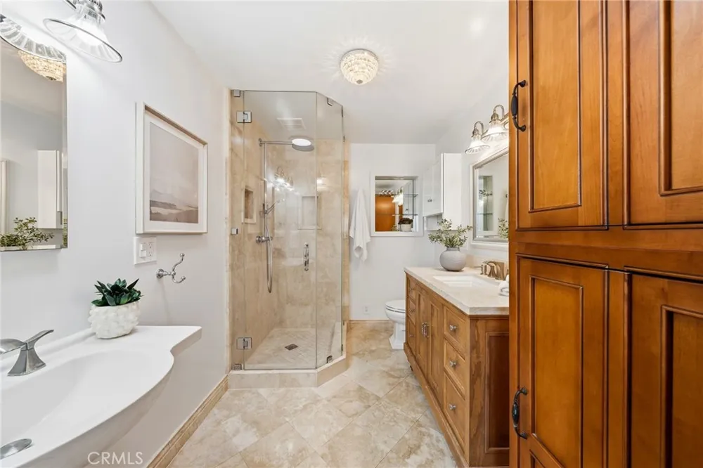 419 E Balboa Newport Beach, CA 92661