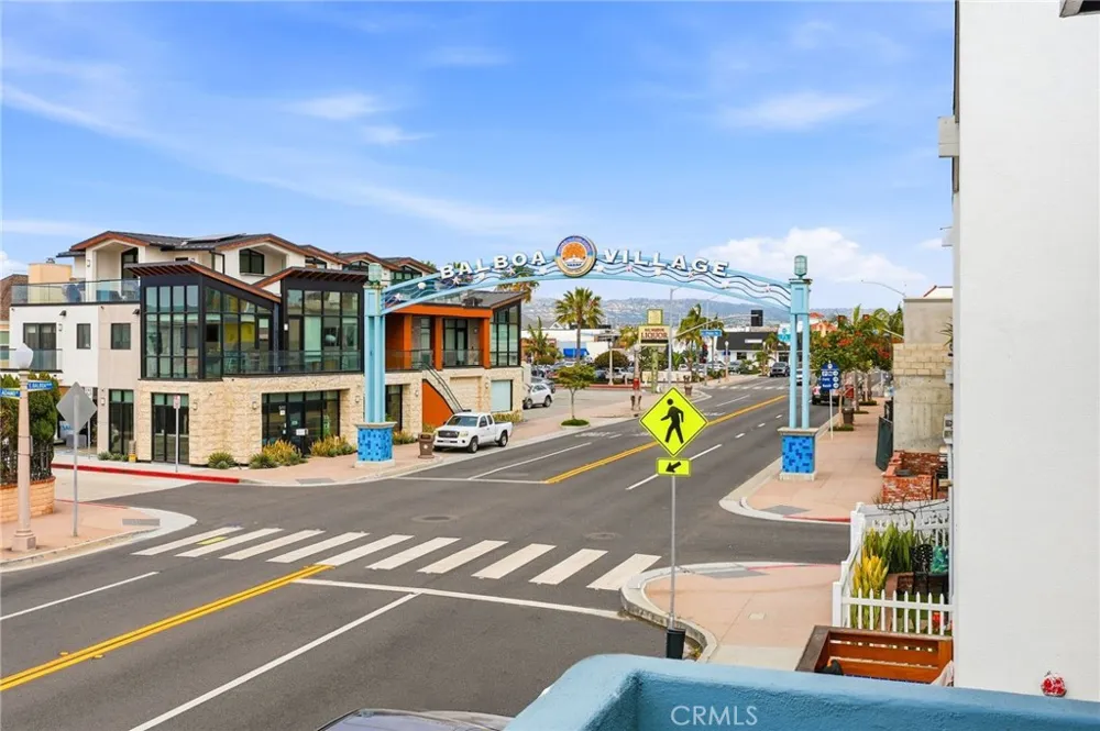 419 E Balboa Newport Beach, CA 92661