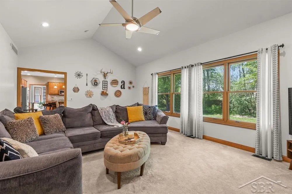 403 Shirewood Lane Midland City, MI 48642