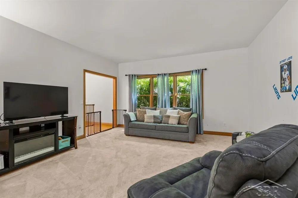 403 Shirewood Lane Midland City, MI 48642
