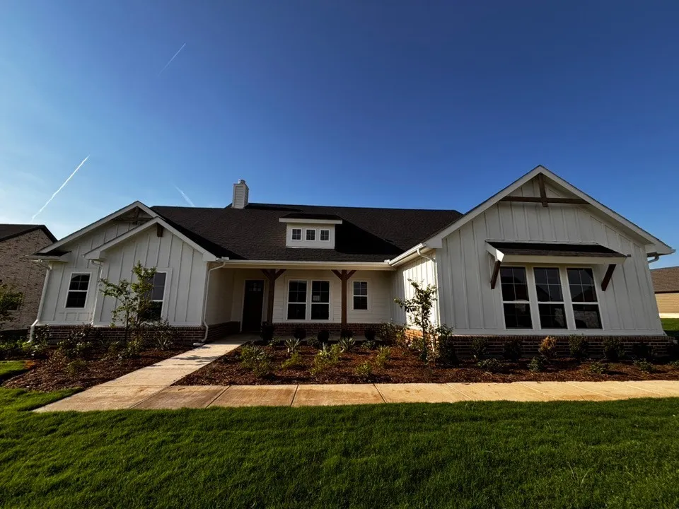 12413 Hornfels Drive Krum, TX 76249