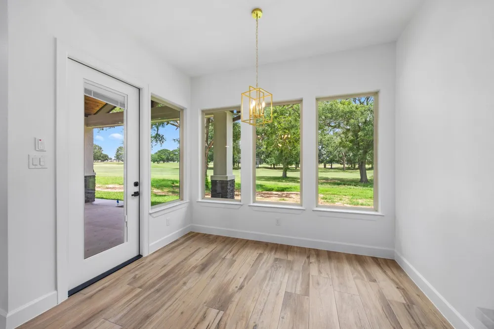 210 Birdie Dr Hempstead, TX 77445