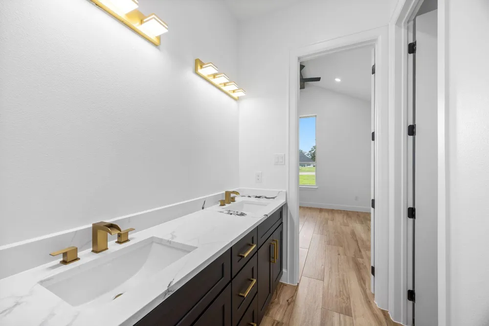 210 Birdie Dr Hempstead, TX 77445