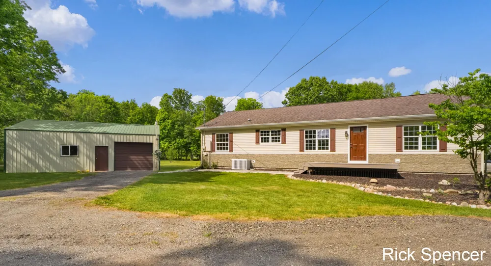3321 Babylon Road Allegan, MI 49010