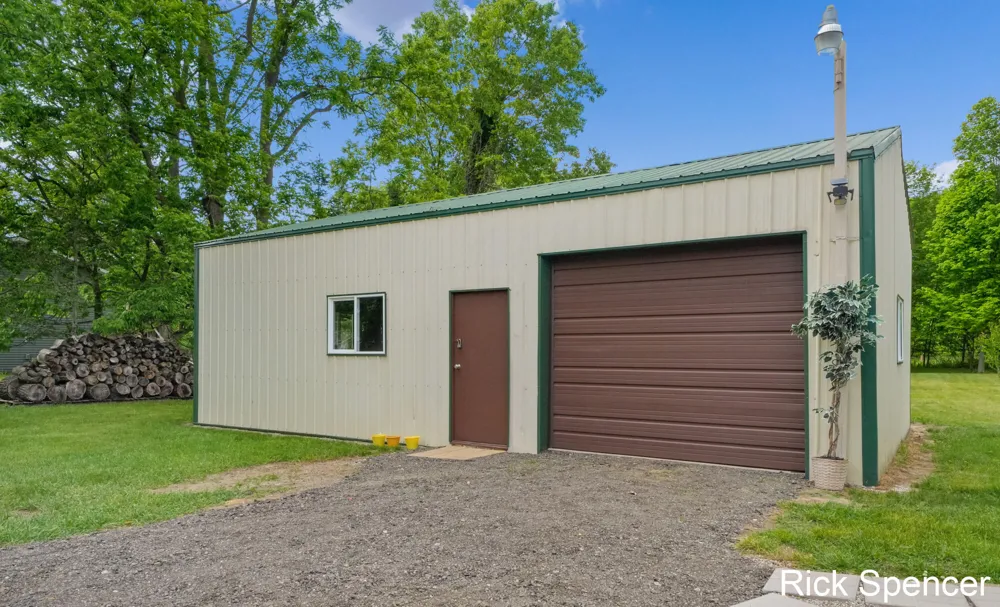 3321 Babylon Road Allegan, MI 49010