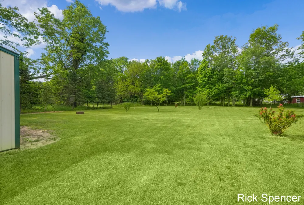 3321 Babylon Road Allegan, MI 49010