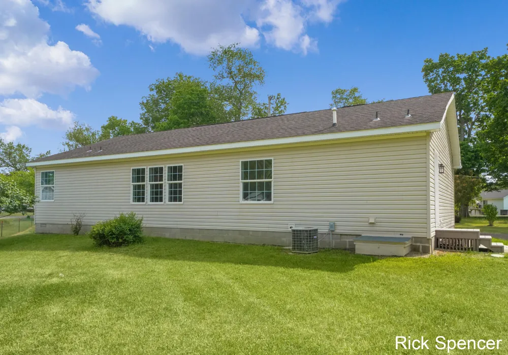 3321 Babylon Road Allegan, MI 49010