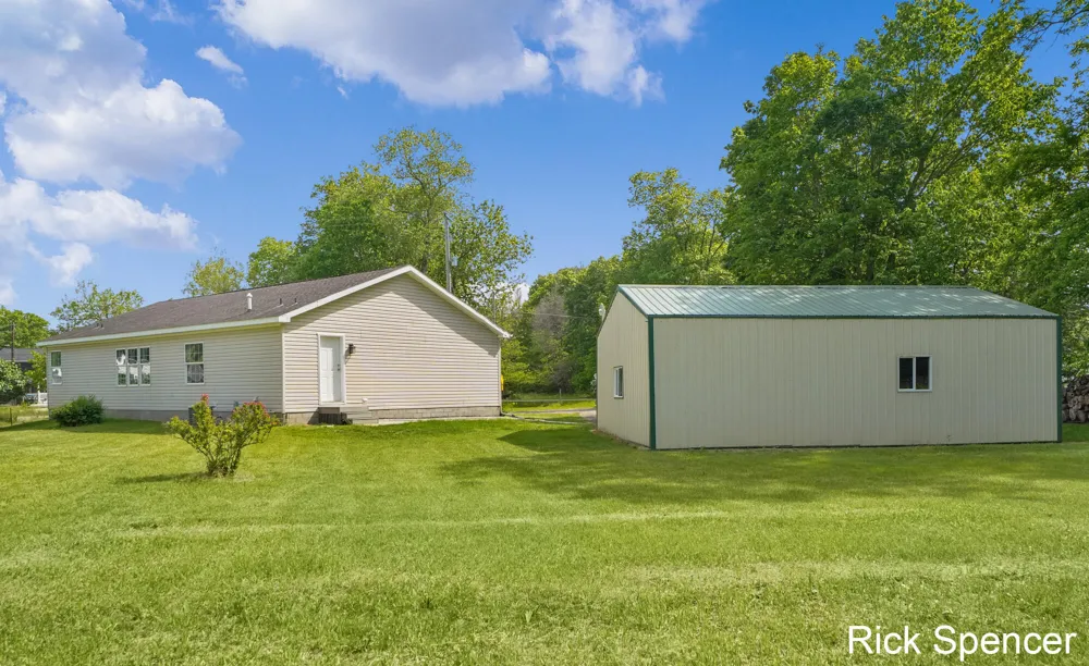 3321 Babylon Road Allegan, MI 49010