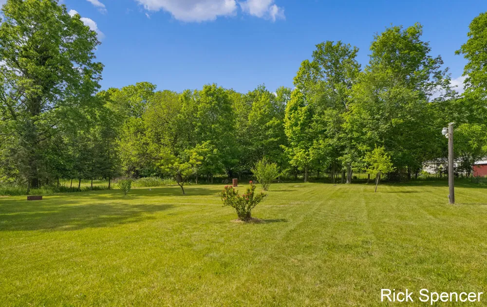 3321 Babylon Road Allegan, MI 49010