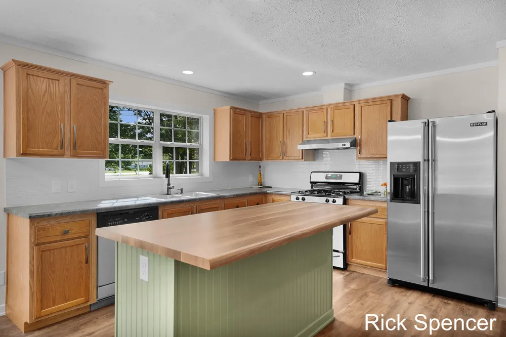 3321 Babylon Road Allegan, MI 49010