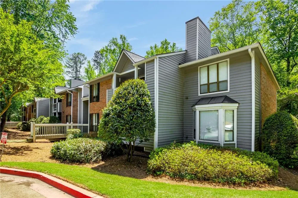 525 Warm Springs Circle Roswell, GA 30075