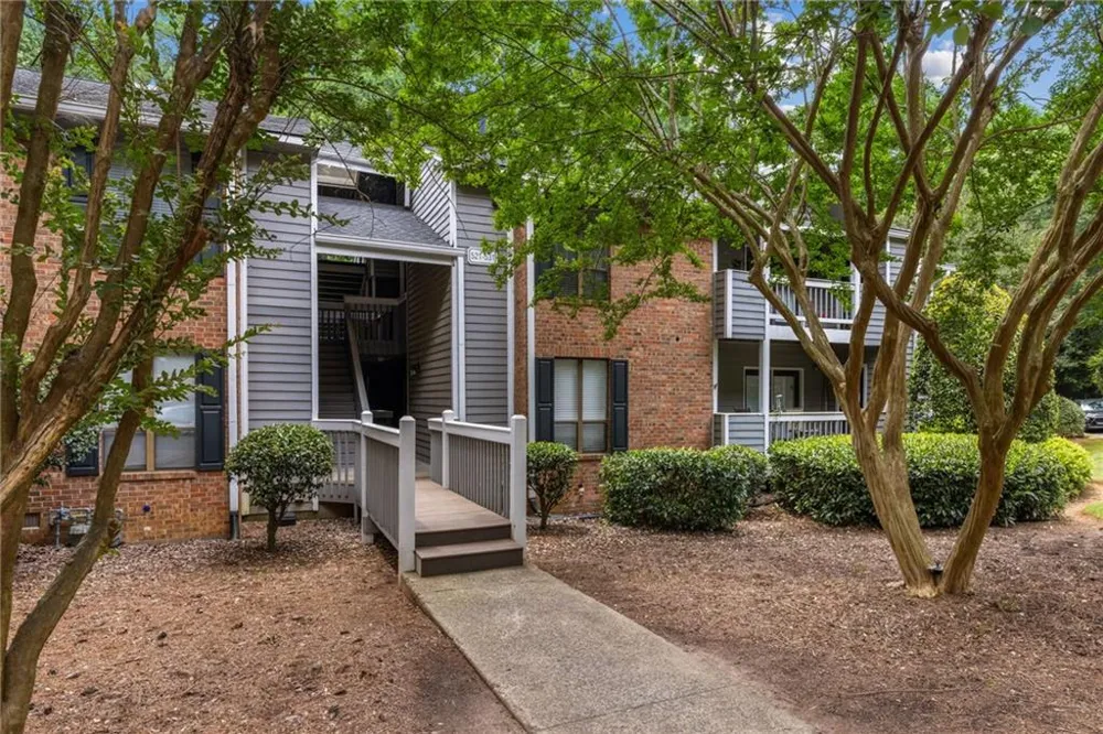 525 Warm Springs Circle Roswell, GA 30075