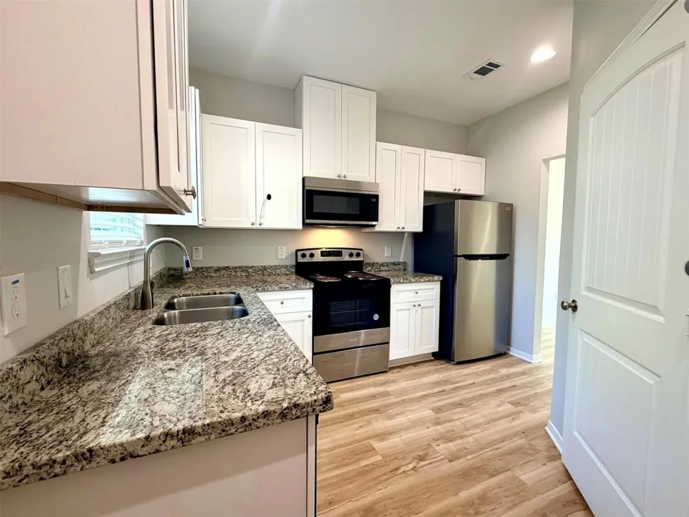 502 S Ross Sterling #B Anahuac, TX 77514
