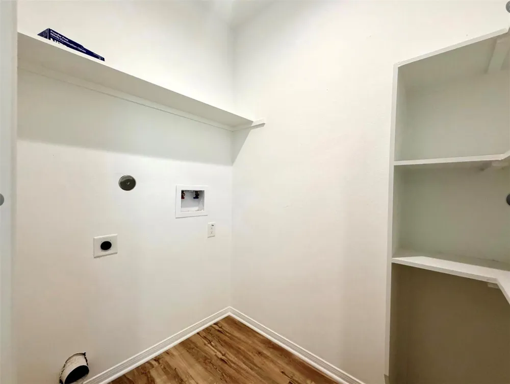 502 S Ross Sterling #B Anahuac, TX 77514
