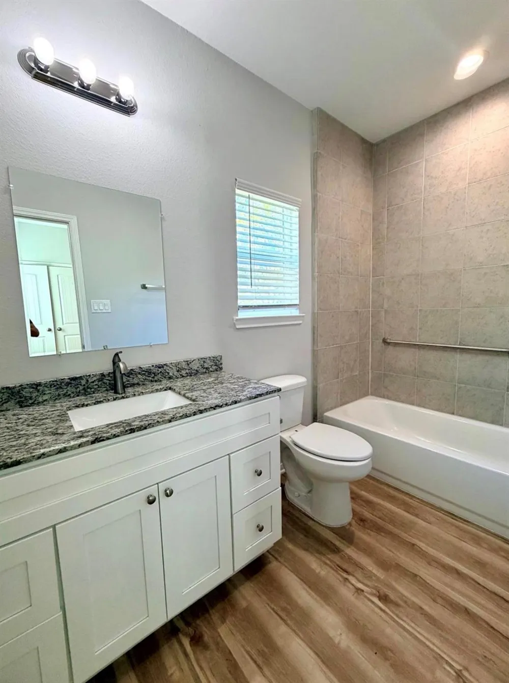 502 S Ross Sterling #B Anahuac, TX 77514