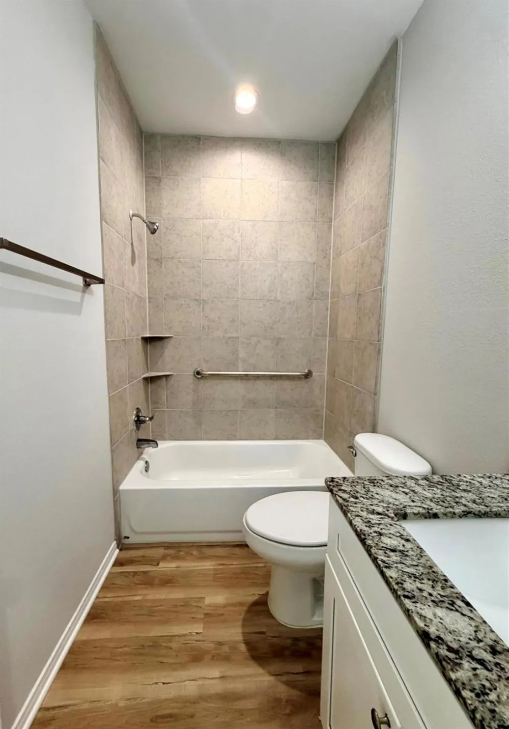 502 S Ross Sterling #B Anahuac, TX 77514