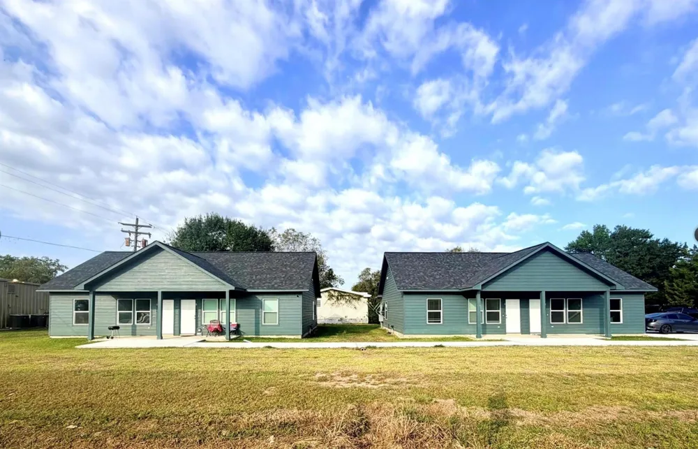 502 S Ross Sterling #B Anahuac, TX 77514