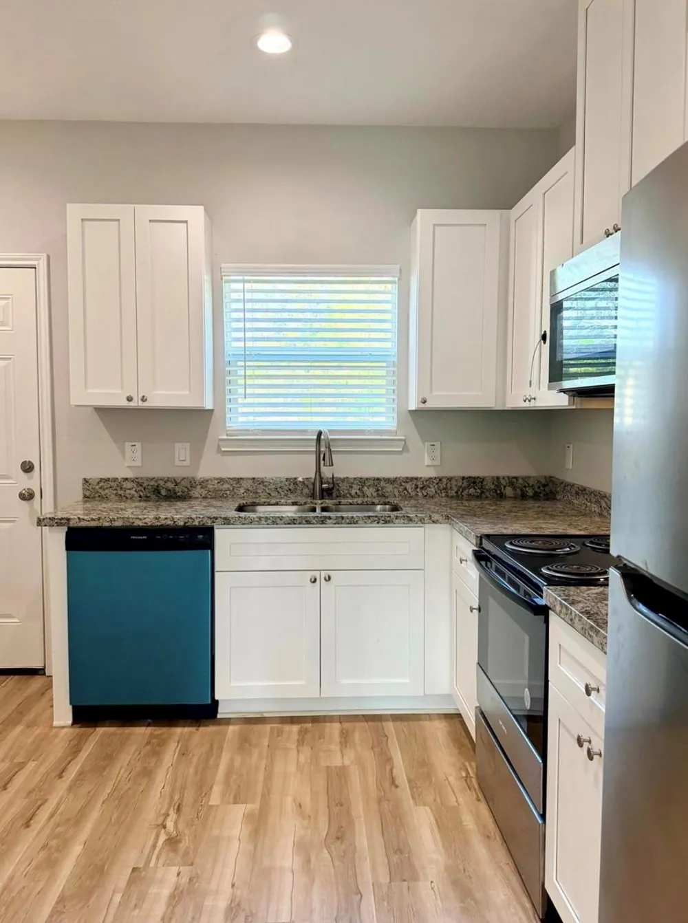 502 S Ross Sterling #B Anahuac, TX 77514
